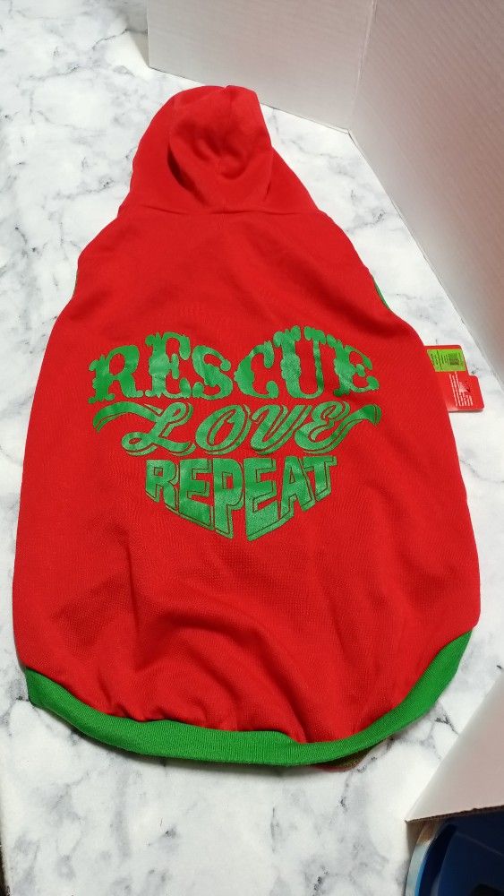 PetSmart Dog Sweater Hoodie Size XL Color Red And Green Rescue Love Repeat NWT