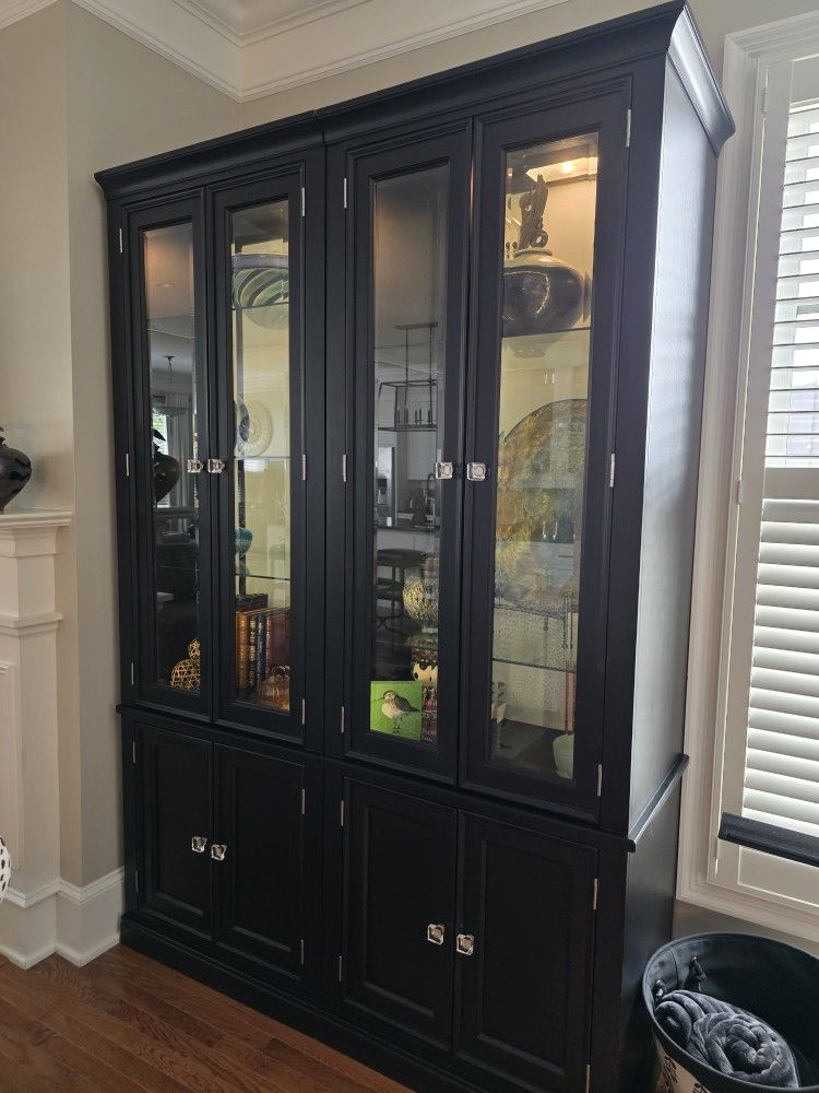 Lighted Display Cabinets - 4