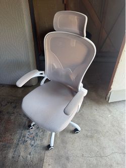 High quality office chair (Price negotiable)