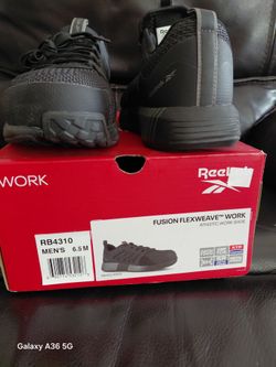 Tenis Reebok con casquillo