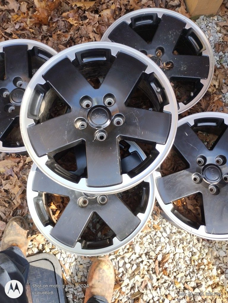 18-in Jeep Wheels $700 Cash