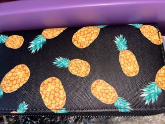 Pineapple wallet, black. Never used.