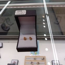 10 K Two Two Earrings 
