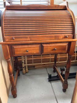 Roll top desk