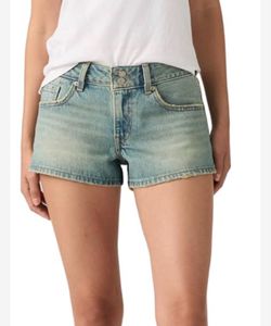 Levi's Women's Superlow Loose Short, (New) Estimated Value (Non-Stretch), 24