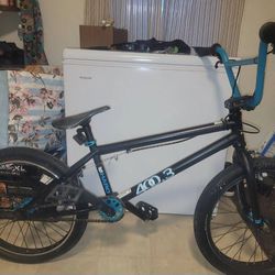 Haro 400.3 BMX Bike