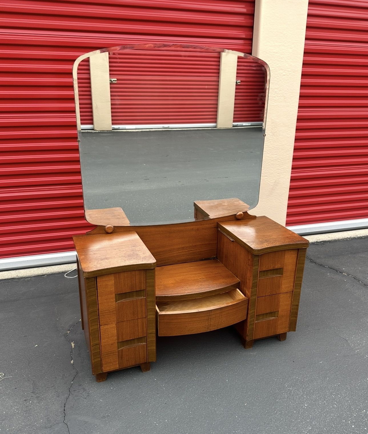 Antique Dresser/mirror