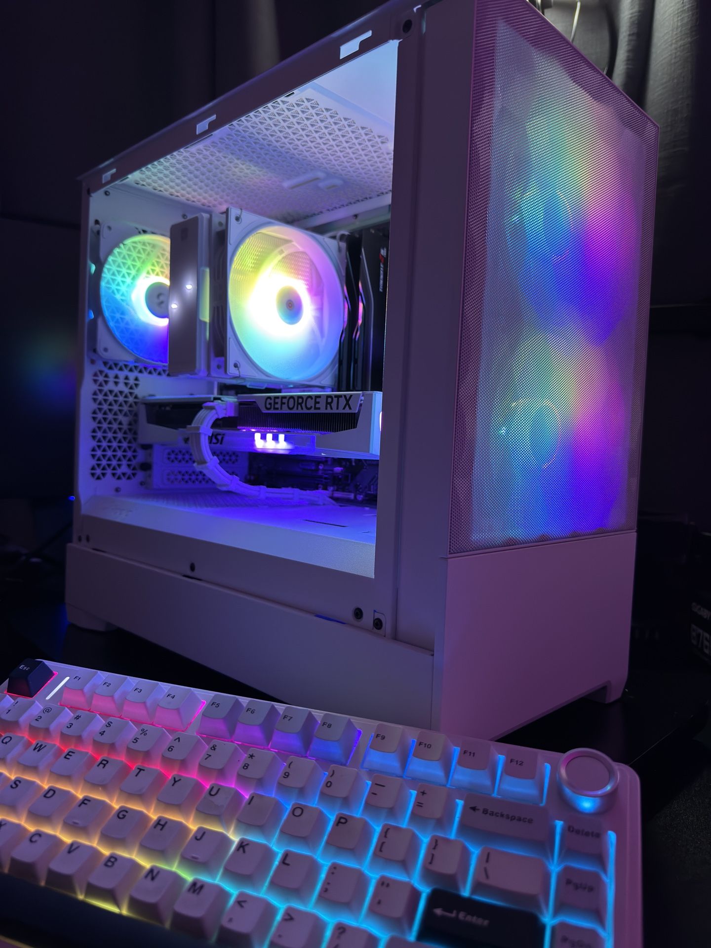 โก๏ธ Custom White Gaming PC โ Built & Ready to Perform โก๏ธ