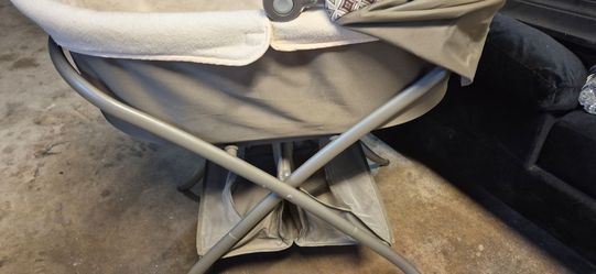 Baby removable bassinet