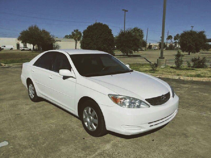 Good Engine/Leather Interior '04' Toyota Camry LE Low Miles 107K***Contact Me ONLY AT: linndamurphy01 @ G M A I L . COM for info/pictures***