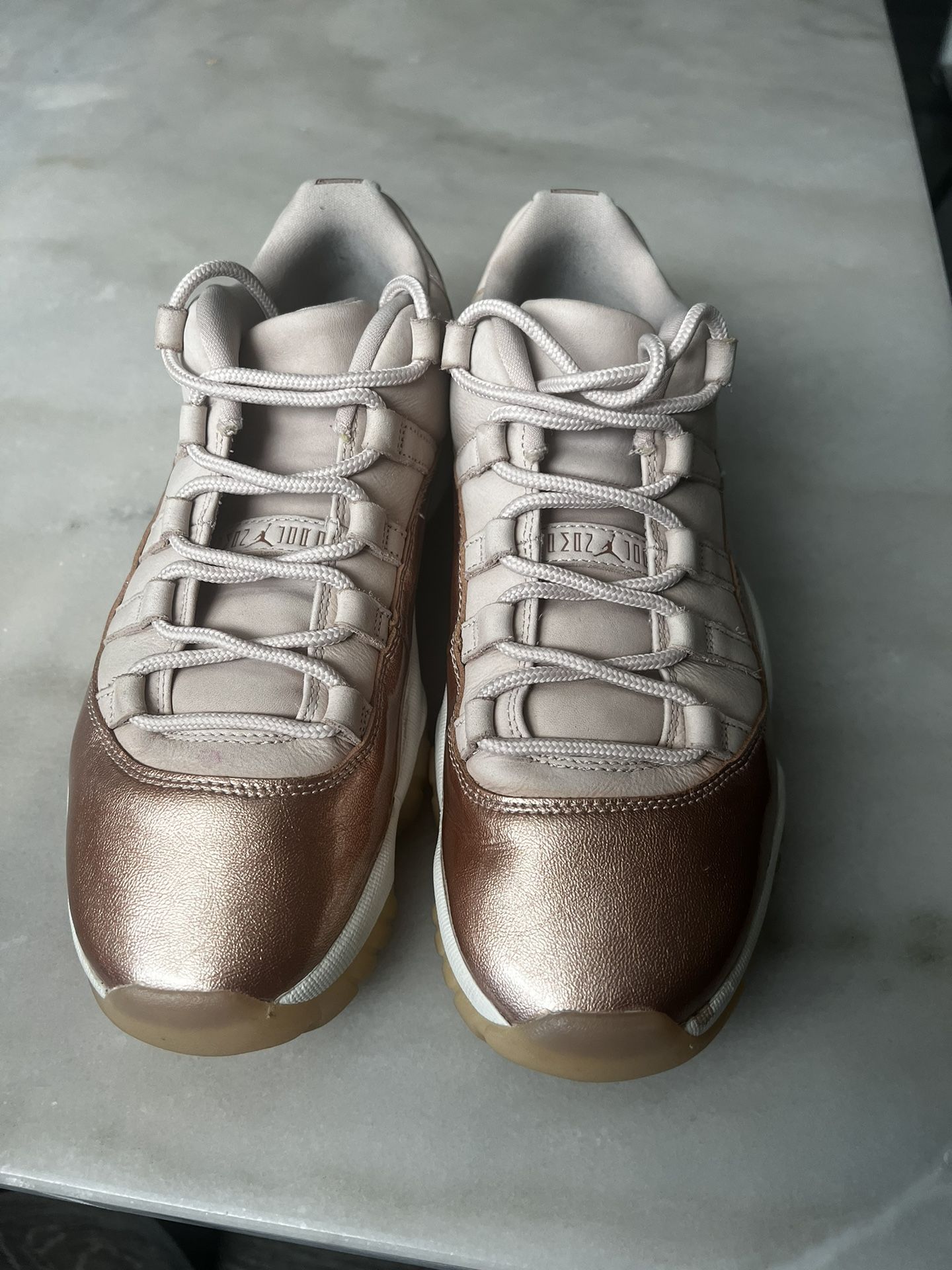 Jordan 11 retro low (rose gold)