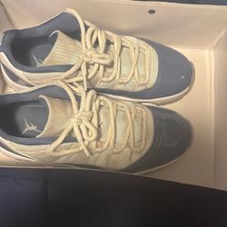 Jordan 11 Lows Size 9