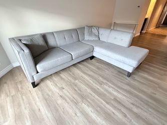 sectional sofa with chase