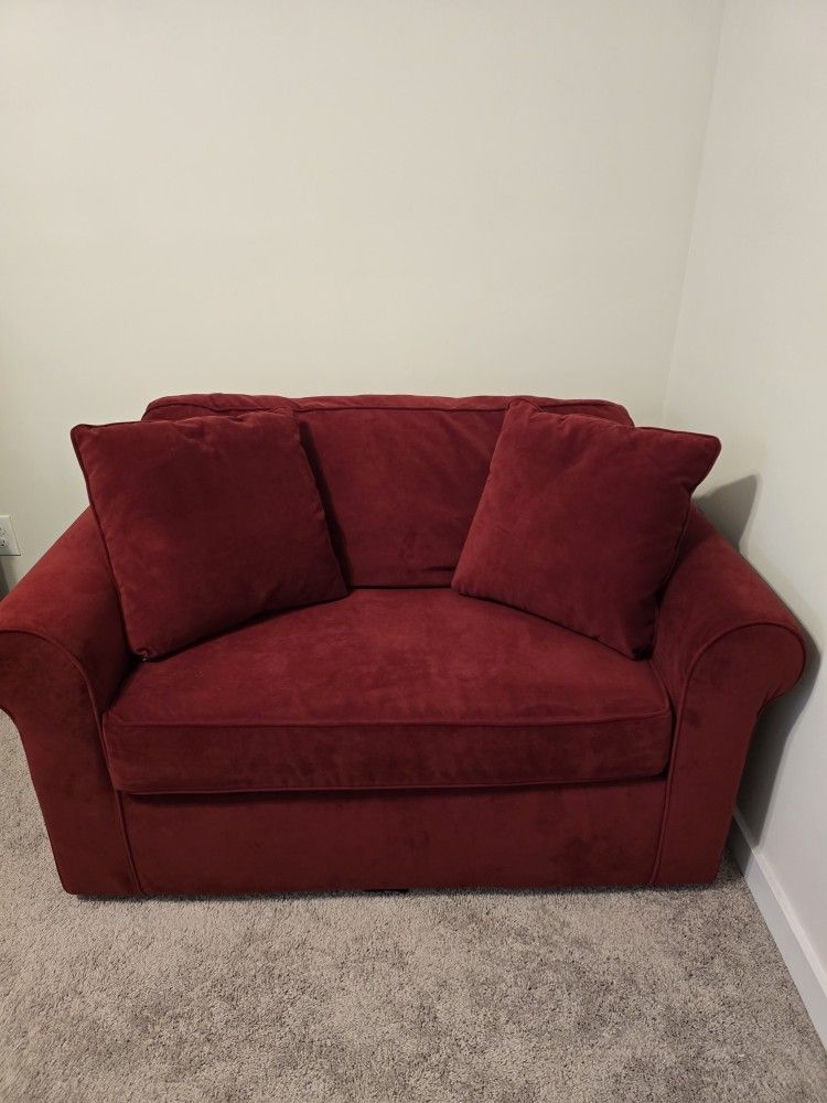 Sleeper Loveseat- Like NEW condition