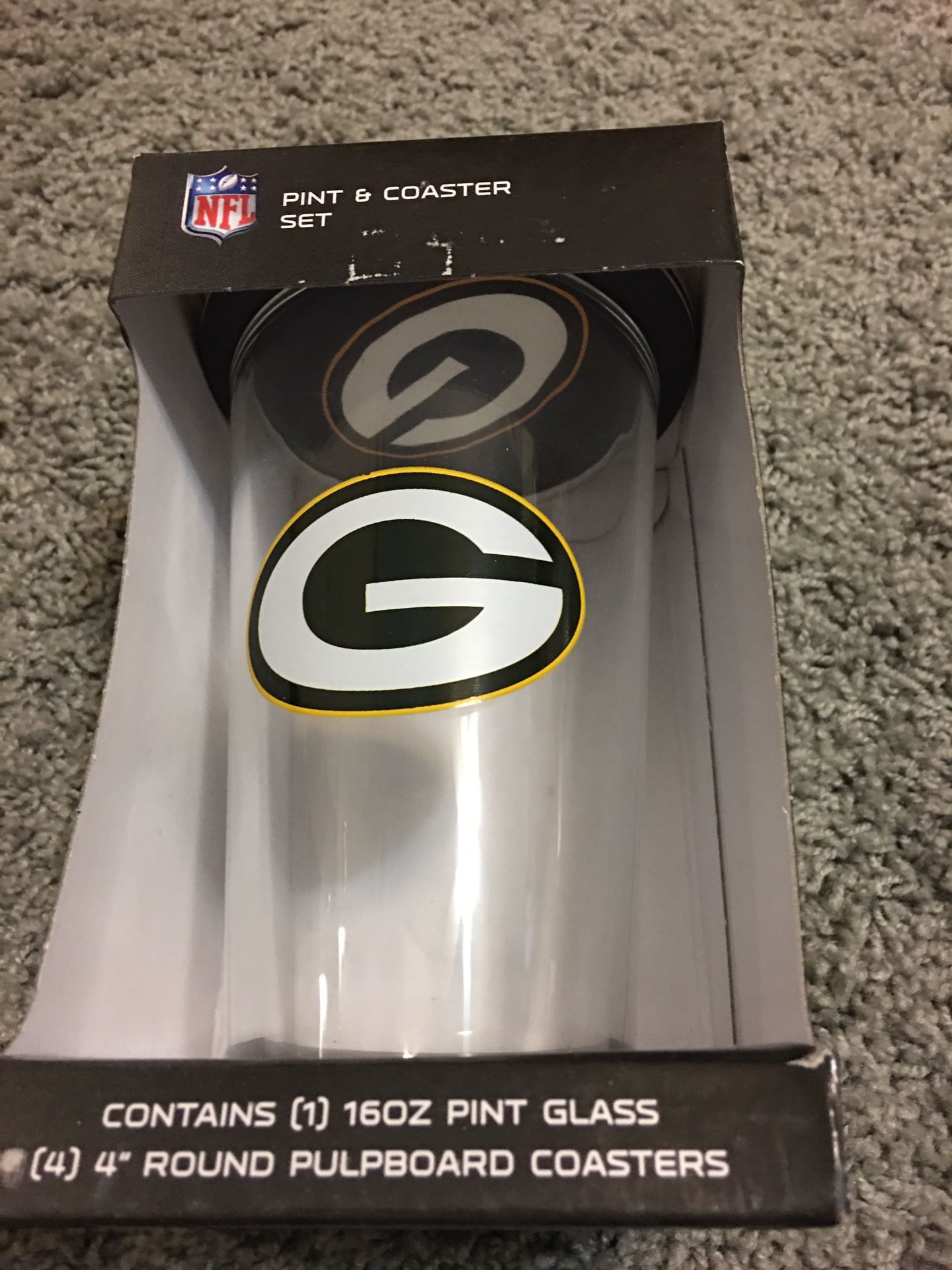 Green Bay Packers Pint Glass With 4 Coasters!