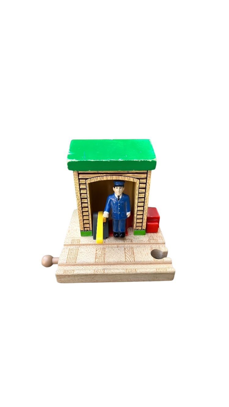 2001 Thomas And Friends Wooden Railway Conductors Shed