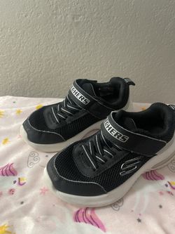 Skechers size 10.5 C