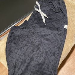 Vuori Performance Joggers In Charcoal Shibori. Size XS