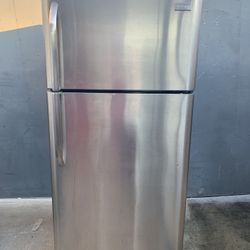 Frigidaire Refrigerator 