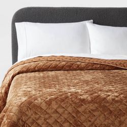 Threshold Velvet Quilt & Shams Queen