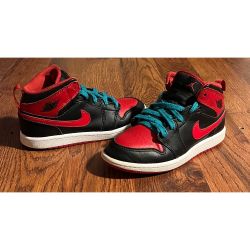 Nike Air Jordan 1 Mid Kids Bred Black Red Size 1Y