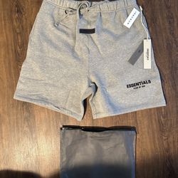 Essential Short 