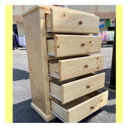 Dresser/ Five drawers dresser