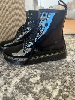 Dr Marten Boots