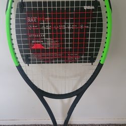Wilson Blade 98 16x19 v6 4 1/2" Tennis Racket 