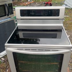 Glass Top Stove, Kitchen Aid In Excellent Condition Stainless Steel Convention