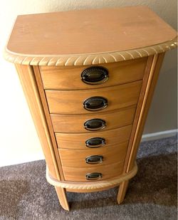 Jewelry Box Stand!