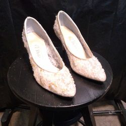 VTG White Sequin Lace Heels Size 6.5 Dyeables.