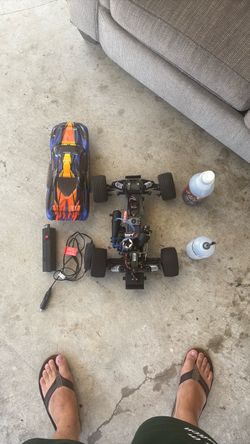 Gas powered RC car - Nitro Rustler - TRX 2.5 Racing Engine