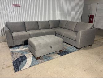 *NEW* Gray Sectional Couch (Free Delivery)🚚