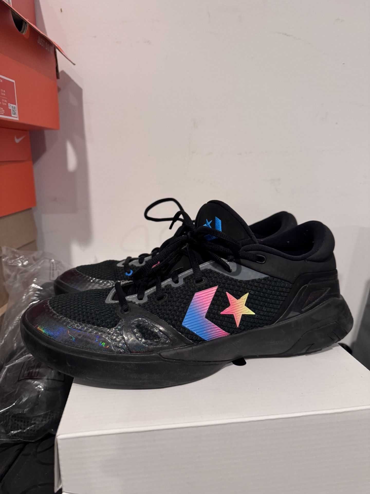 Size 11 converse basketball shoes