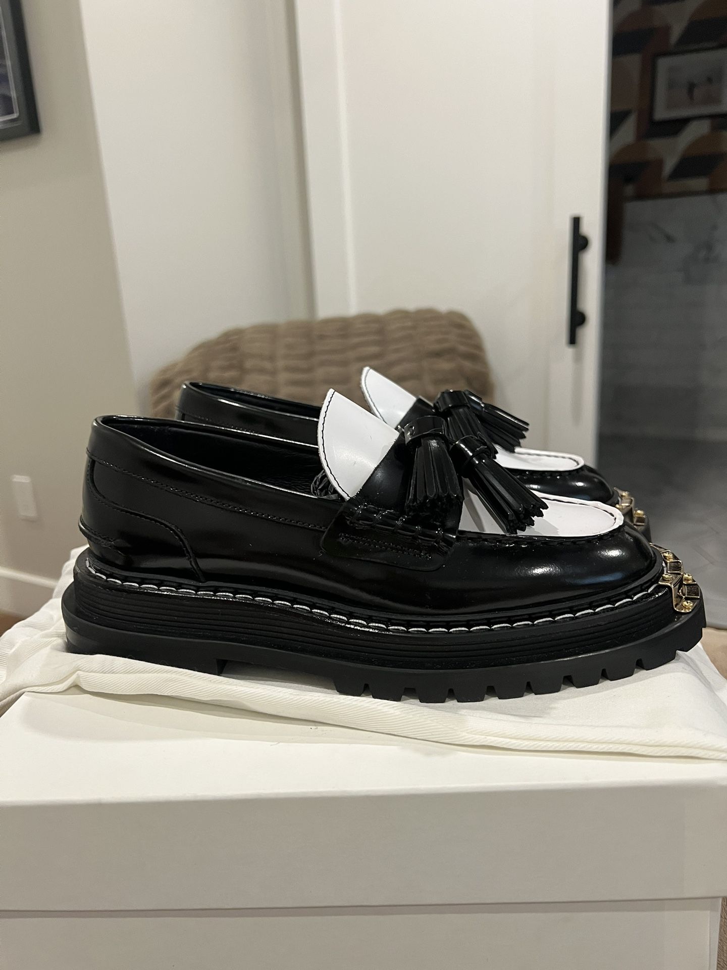 Sandro Loafers / Size 37 / Noir / Blanc