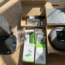 iRobot Roomba i7+ Vacuum with Clean Base