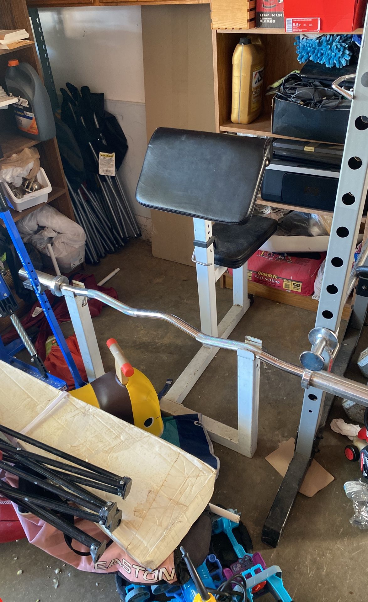 Preacher Curl Machine With Bar