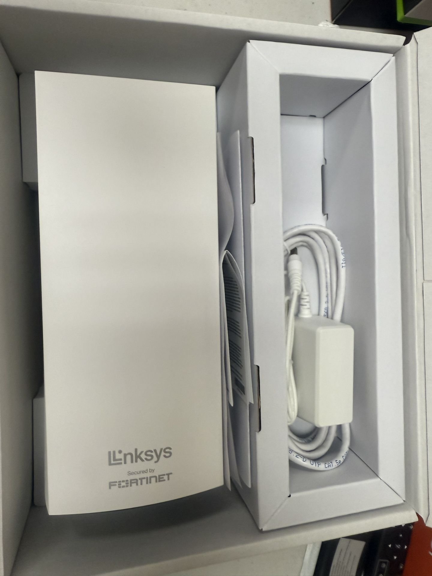 Works Linksys HomeWRK MX4300 Tri-band Wi-Fi 6 4.2Gbps LN1301 - White