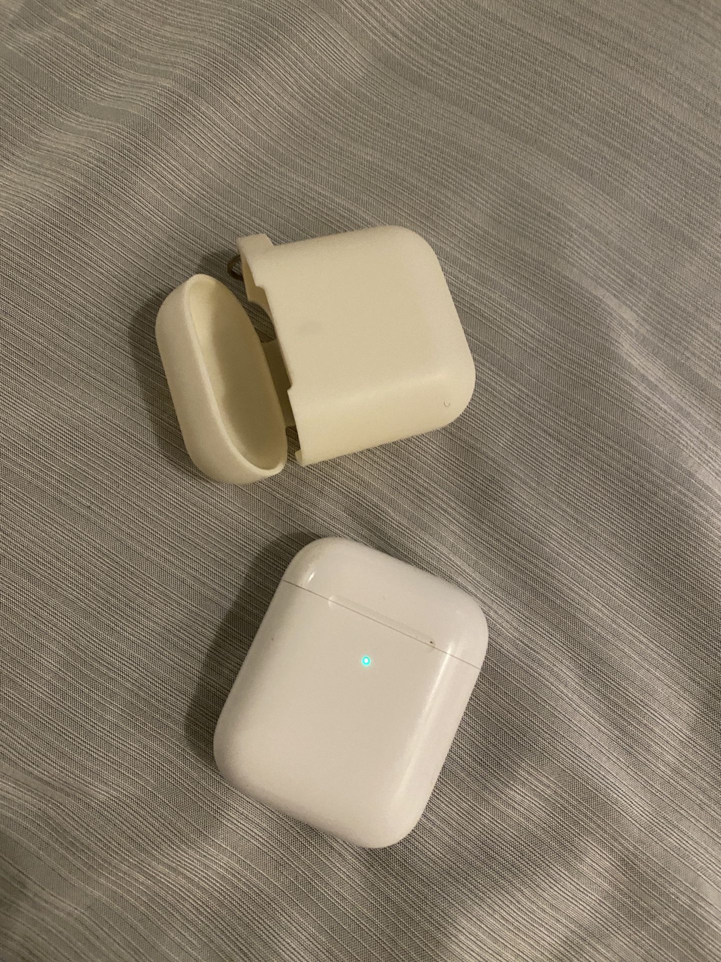 Apple Airpods 2nd Generation With Case