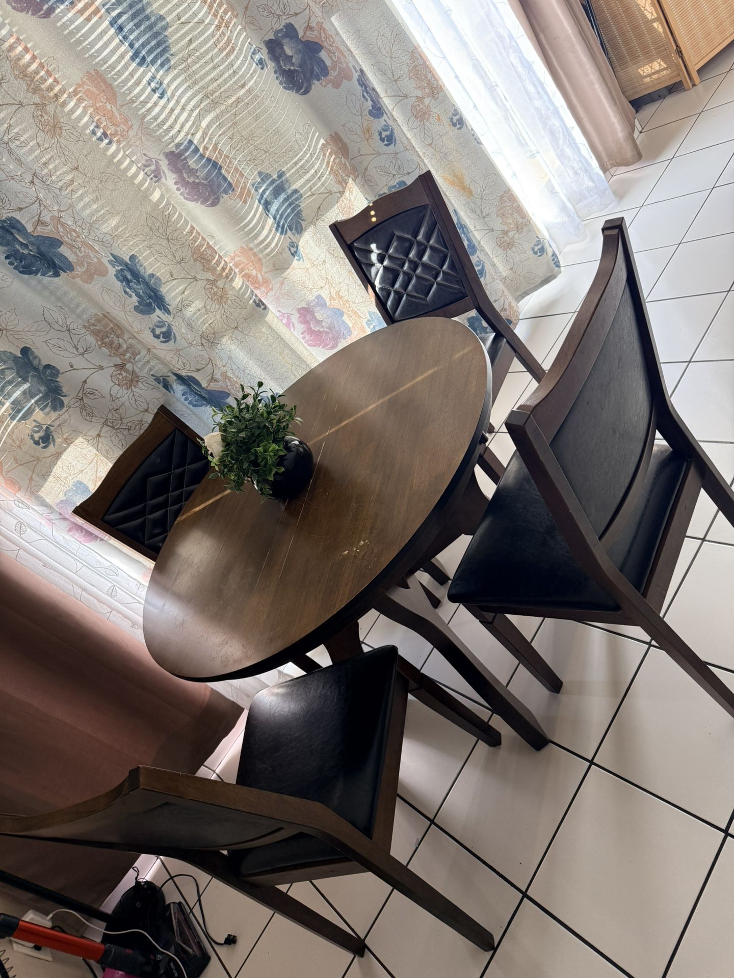 Dining Table/comedor 