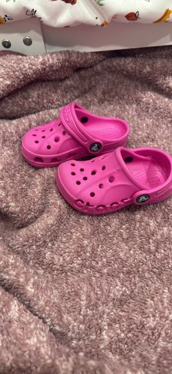 Hot pink crocs 7c toddler gently used!