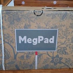 32" Smart Portable TV Monitor, 4K Touch Screen, Android 13 Google EDLA Certified 