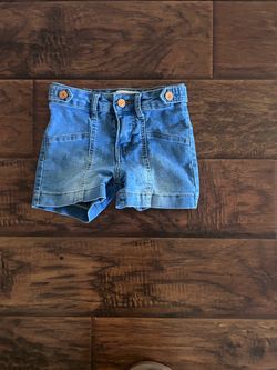Girl shorts size 7