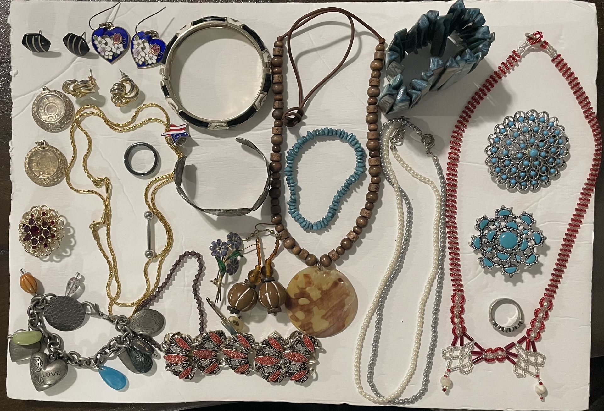 Lot vintage and custom jewelry
