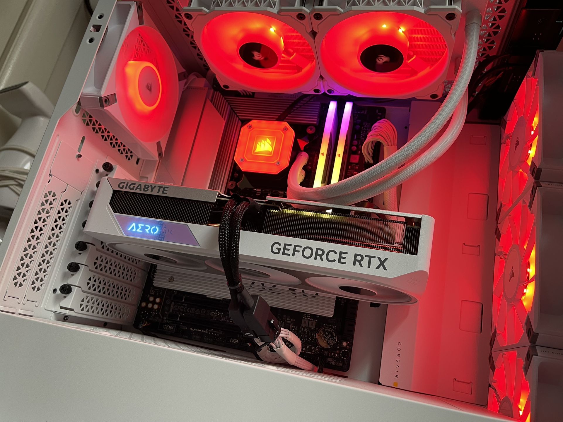 White Gaming PC, Aero z790, I9 12900K, 4070TI, 1TB SSD