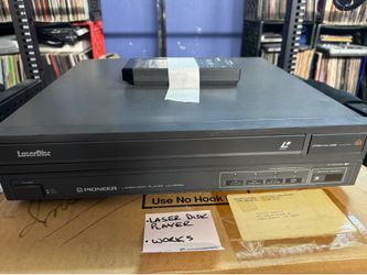 Pioneer Laserdisc Player Model LD-V2000