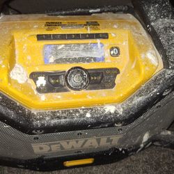 DeWalt Radio Charger