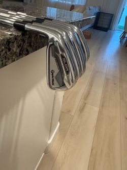 Taylormade SLDR Irons 4-5, 7-AW (Lefty)