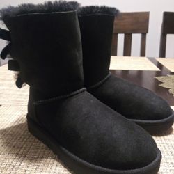 🐑 UGG BOOTS SIZE 5, NEW❗NO BOX❗💲145 OR BEST OFFER❗❗❗🐑